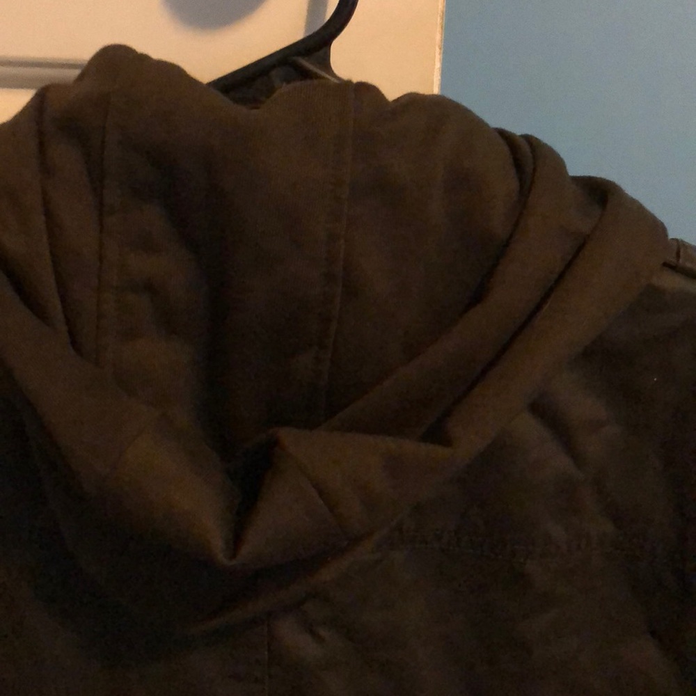 Guess - Picture 3 of 4